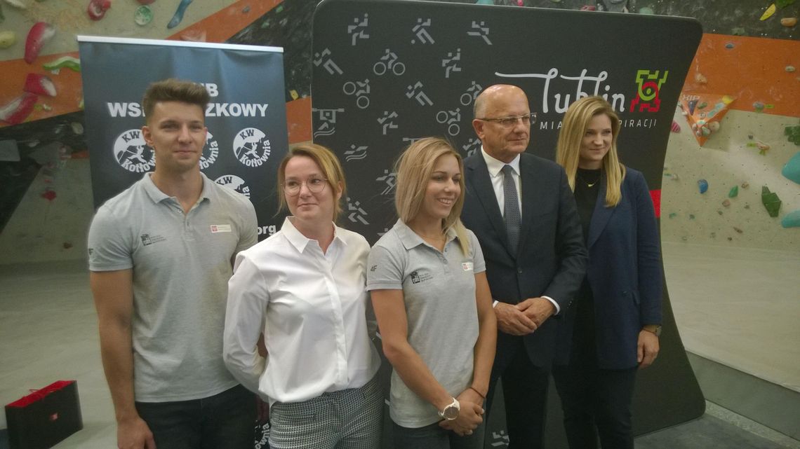 "Teraz trudny rok przede mną". Aleksandra Mirosław odebrała gratulacje od prezydenta Lublina "Teraz trudny rok przede mną". Aleksandra Mirosław odebrała gratulacje od prezydenta Lublina