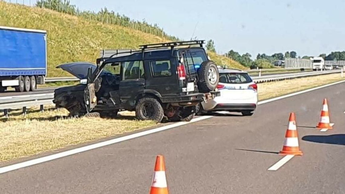 Terenówka rozbiła się na S17