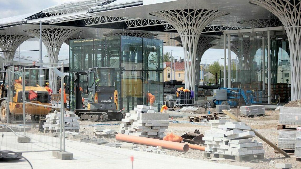 Termin mija 15 maja. Najnowsze zdjęcia z budowy Dworca Metropolitalnego w Lublinie