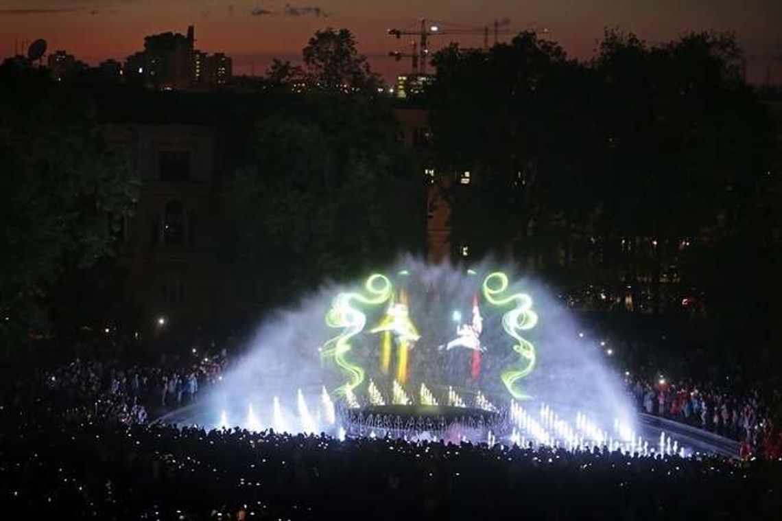 Terminy pokazów multimedialnej fontanny na pl. Litewskim w lipcu