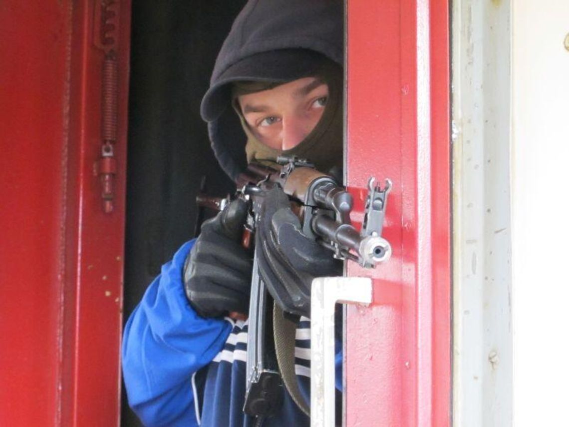 Terroryści zaatakowali pociąg. Policja próbuje uwolnić zakładników. Ćwiczenia przed Euro 2012