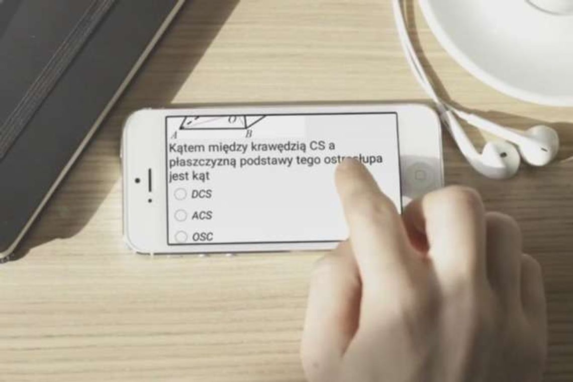 "Testy maturalne". Maturalna aplikacja z Biłgoraja podbija internet