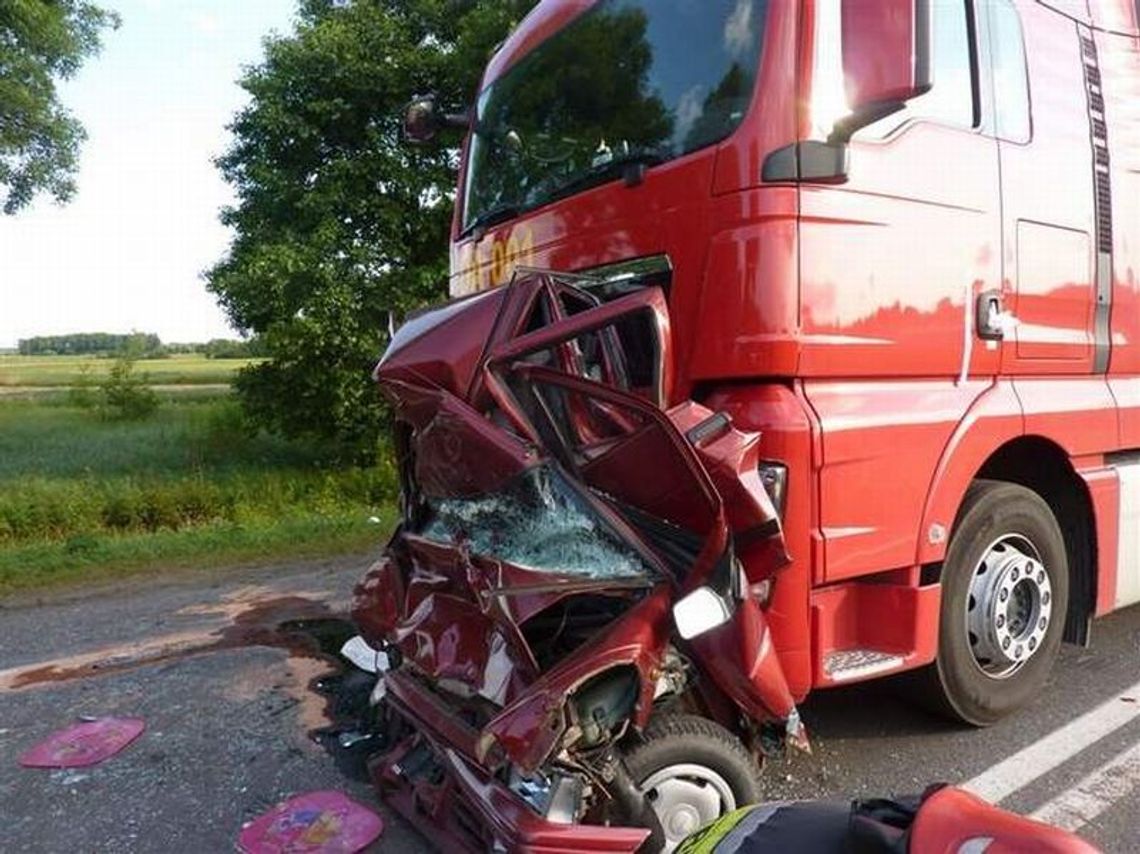  Tico zmiażdżone przez tiry. Zginął ojciec z córką (zdjęcia)