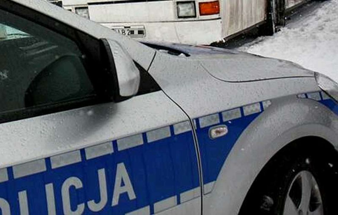 Tir w rowie. Zablokowana droga Radzyń Podlaski - Łuków