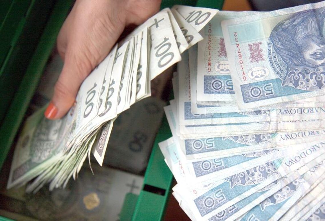 Tkwimy w długach po same uszy. Raport