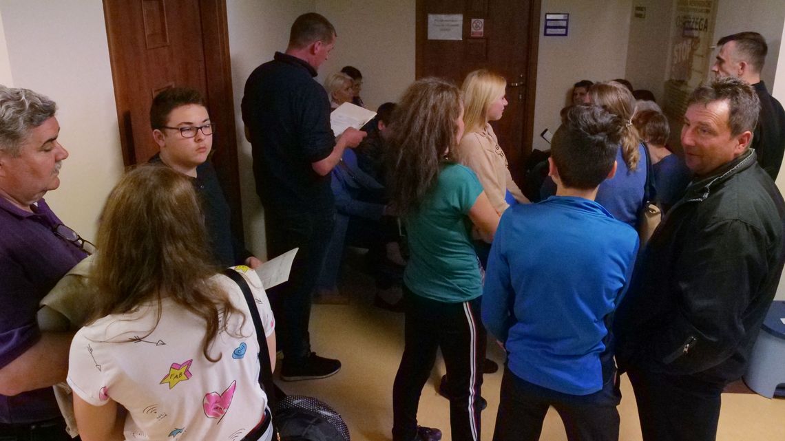 Tłum pacjentów, kilkugodzinne kolejki w przychodni w Lublinie. "To paranoja"