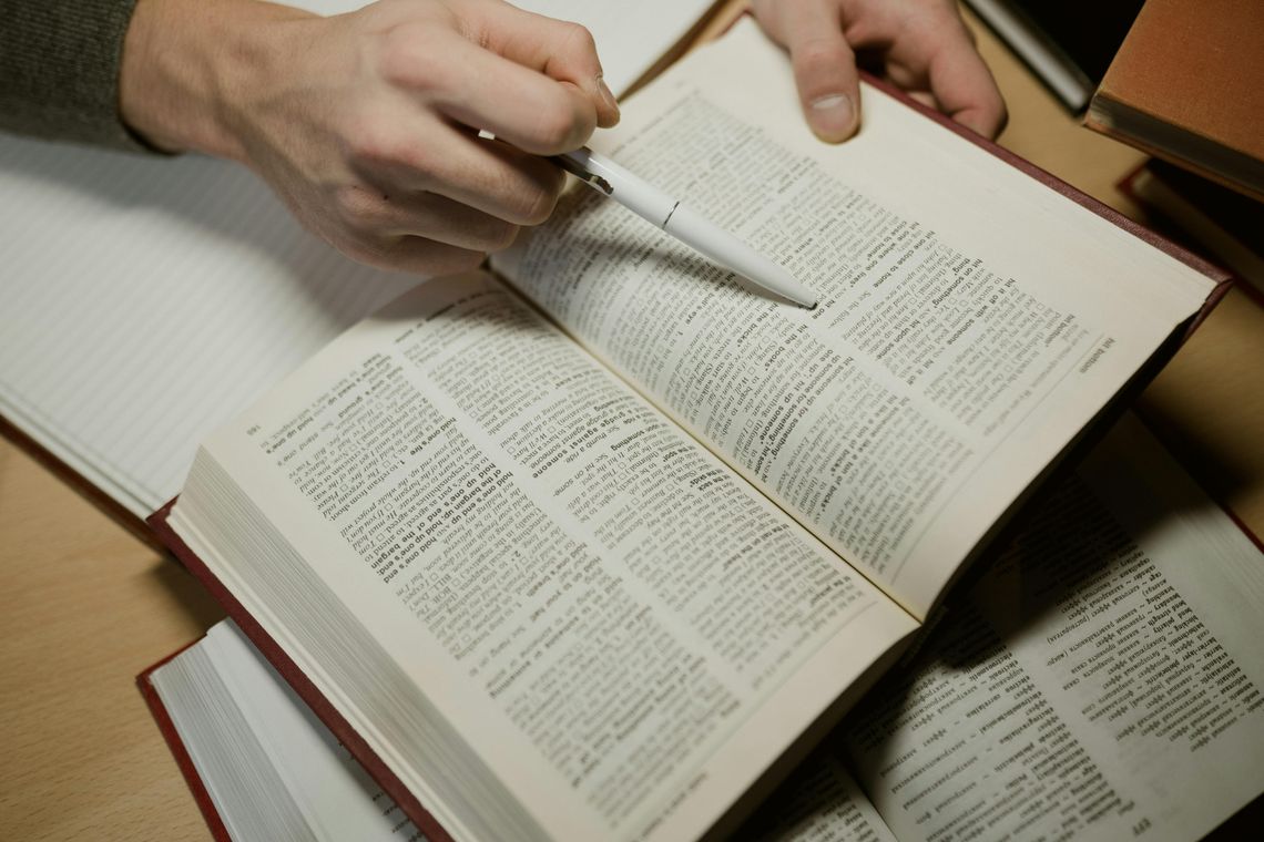 Tłumaczenia uwierzytelnione, symultaniczne, konsekutywne i specjalistyczne – charakterystyka Tłumaczenia uwierzytelnione, symultaniczne, konsekutywne i specjalistyczne – charakterystyka