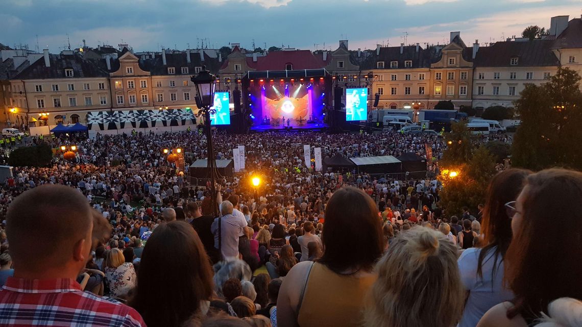 Tłumy na koncercie Siła Kobiet na pl. Zamkowym w Lublinie [zdjęcia]