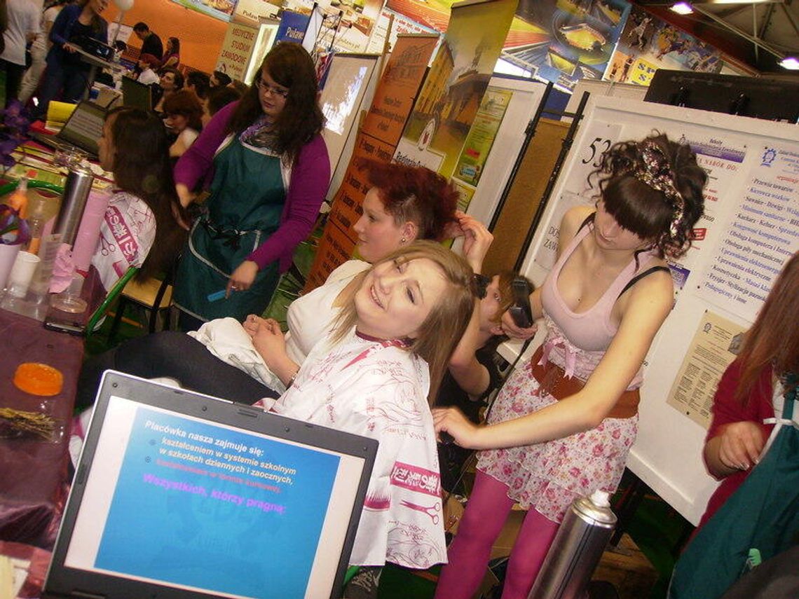 Tłumy na targach pracy i edukacji w Puławach (zdjęcia)