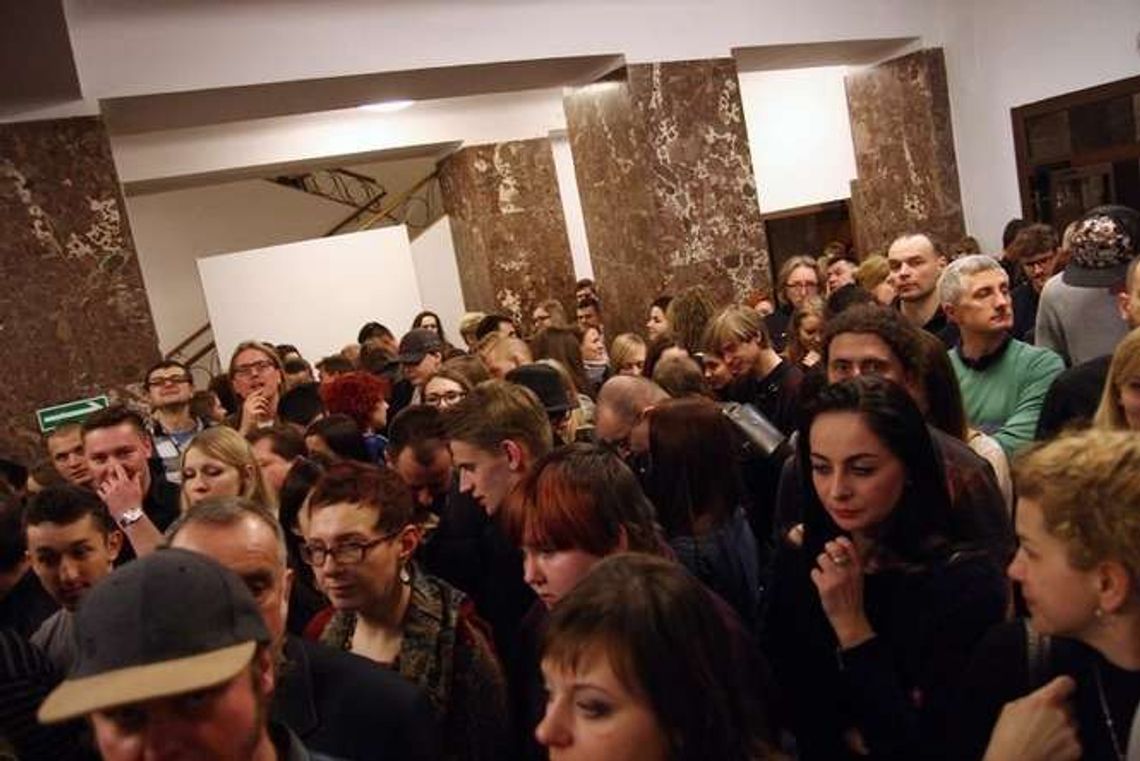 Tłumy na wystawie prac Beksińskiego w Muzeum Lubelskim 