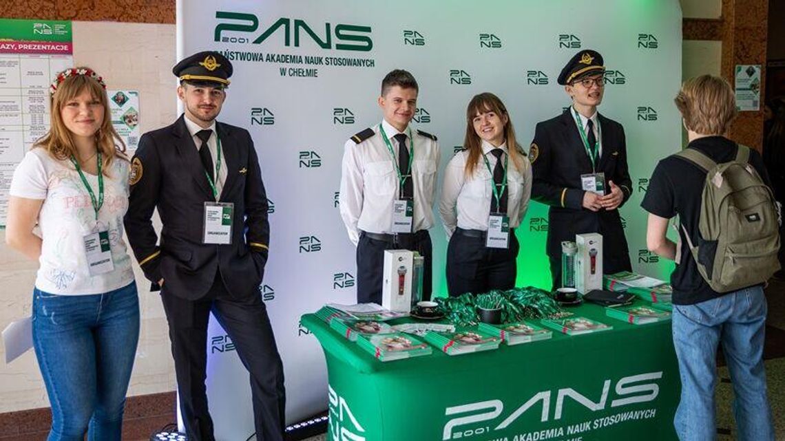 Tłumy w PANS. Uczelnia zaprezentowała się przyszłym studentom (zdjęcia) Tłumy w PANS. Uczelnia zaprezentowała się przyszłym studentom (zdjęcia)