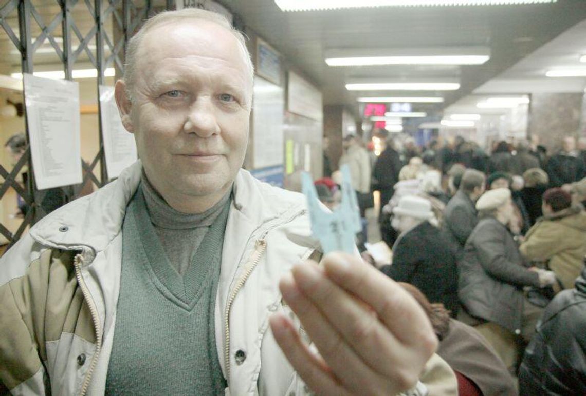 Tłumy w szpitalu przy al. Kraśnickiej: Cały dzień czekania w kolejce do lekarza