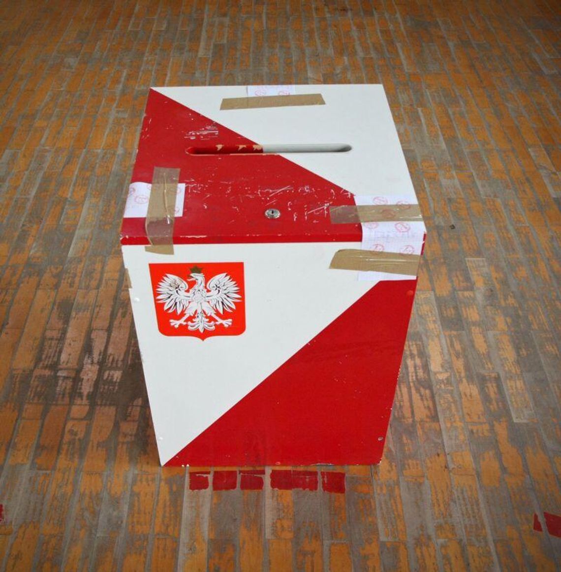 TNS Polska: PO - 28 proc., PiS - 24 proc.; Rz: Lewica rośnie w siłę