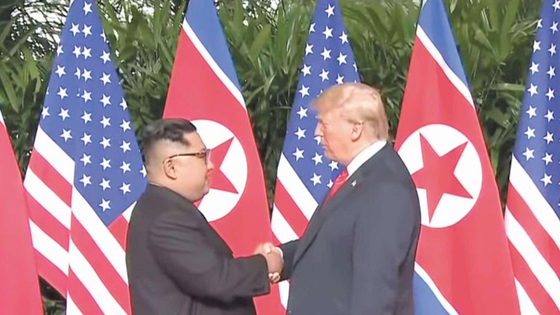 To był historyczny szczyt. Co zyskał Kim, a co Trump? 