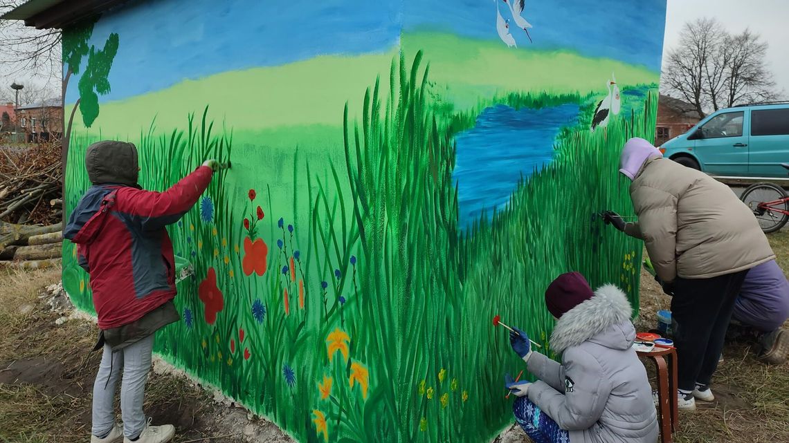 To był zwykły szary przystanek. Zmienił się dzięki Kołu Gospodyń Wiejskich