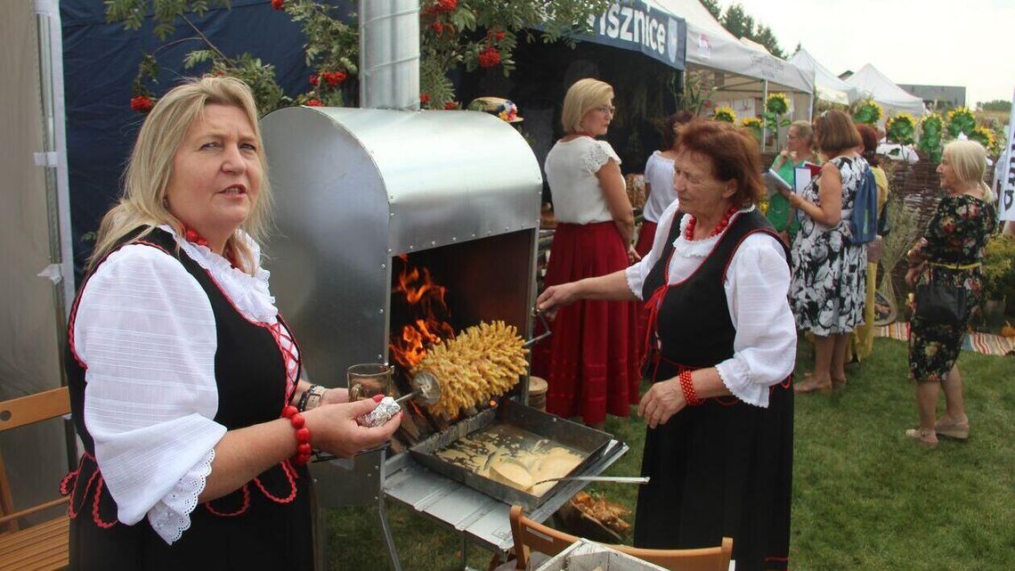 To ciasto doczekało się festiwalu. Sękacz robi furorę To ciasto doczekało się festiwalu. Sękacz robi furorę