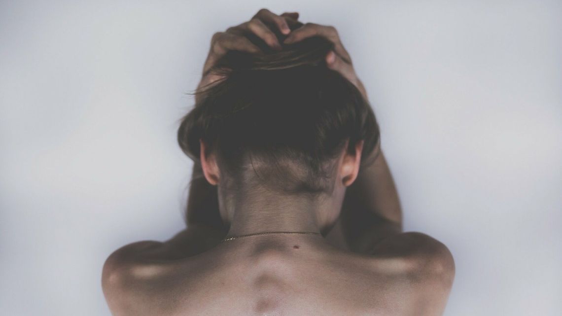 To często duży problem po przejściu COVID-19. Można skorzystać z bezpłatnej pomocy