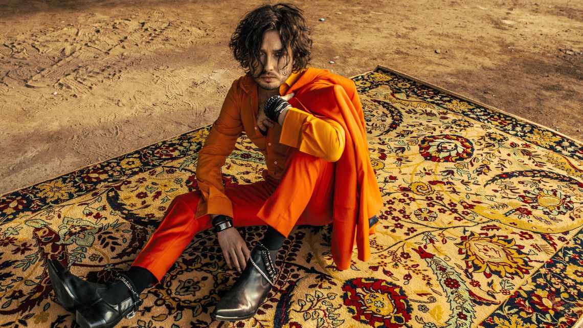 "To jest tak jak z emocjami - codziennie stykamy się z różnymi - i ta płyta jest taką kompilacją wszystkich" mówi Piotr Cugowski o swoim albumie