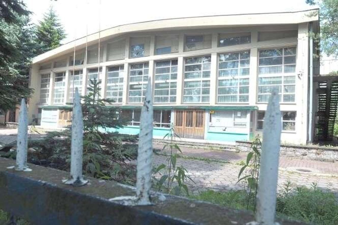 To już koniec hali sportowej w Świdniku. Eksperci: Trzeba ją wyburzyć