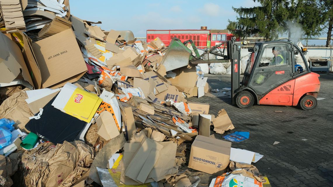 To już koniec skupowania makulatury? Na wszystkich punktach informacja: „Nie przyjmujemy do odwołania”