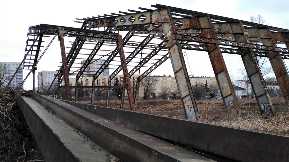 To już koniec "szkieletora", stał tutaj od ponad 30 lat. Co powstanie w jego miejscu? [zdjęcia]