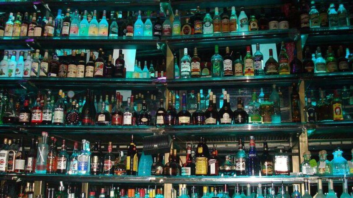 To miasto zwiększa liczbę koncesji na mocny alkohol o 100 proc. I wprowadza prohibicję 