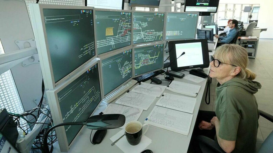 To oni mają podgląd na to co dzieje się na torach. Pociągi z Lublina do Warszawy mają jeździć szybciej