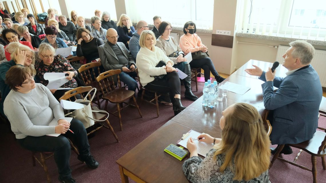 "To policzek". Lubelscy nauczyciele jasno o podwyżkach od ministra Czarnka "To policzek". Lubelscy nauczyciele jasno o podwyżkach od ministra Czarnka