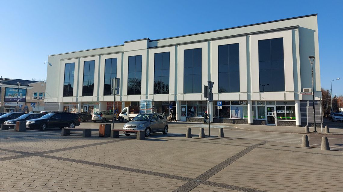 To się nazywa zmiana. Dom handlowy w Tomaszowie Lubelskim bez pastelozy To się nazywa zmiana. Dom handlowy w Tomaszowie Lubelskim bez pastelozy