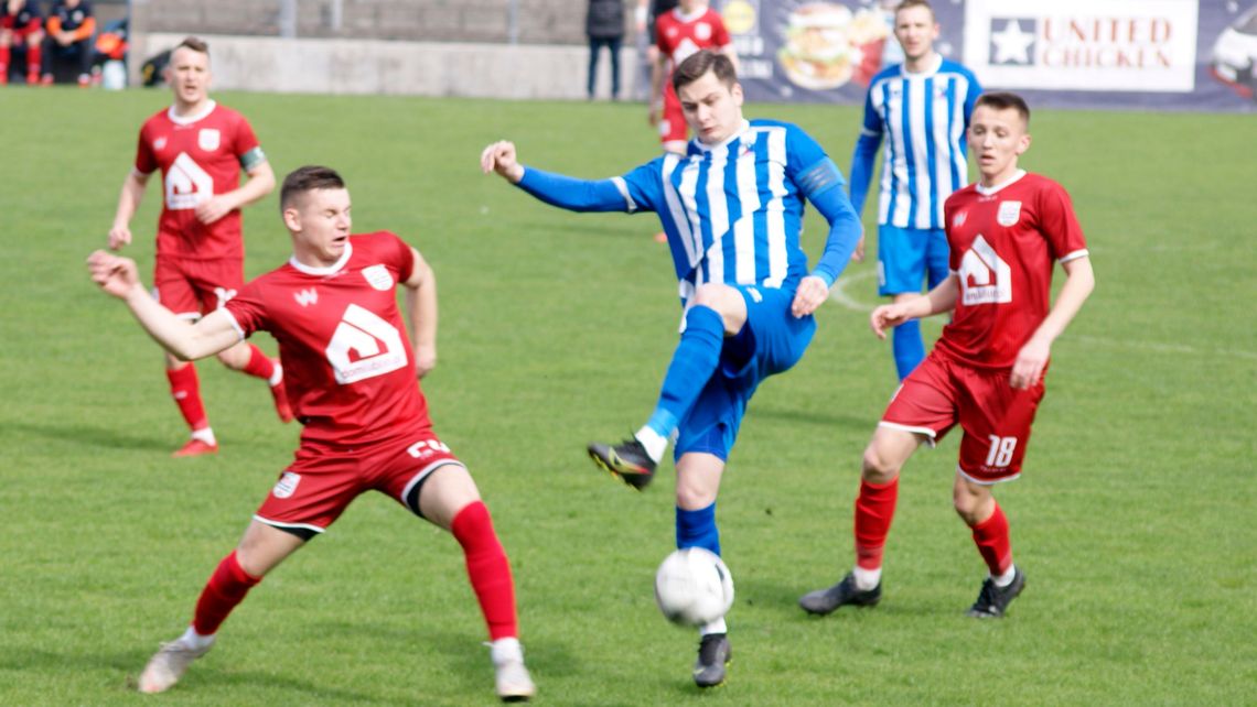 Tomasovia – POM Iskra Piotrowice 8:0. Przewaga znowu urosła