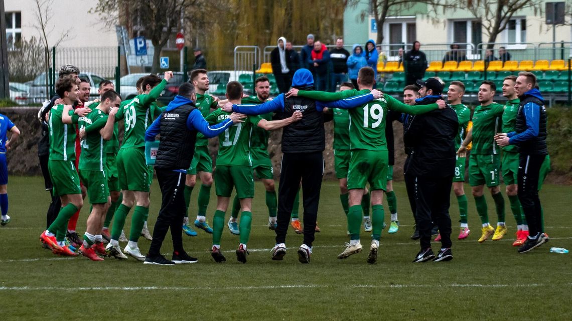 Tomasovia – Świdniczanka 0:2. Mało piłki w piłce i krok w stronę III ligi Tomasovia – Świdniczanka 0:2. Mało piłki w piłce i krok w stronę III ligi