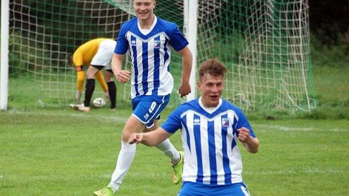 Tomasovia – Victoria Żmudź 4:1, świetne stałe fragmenty