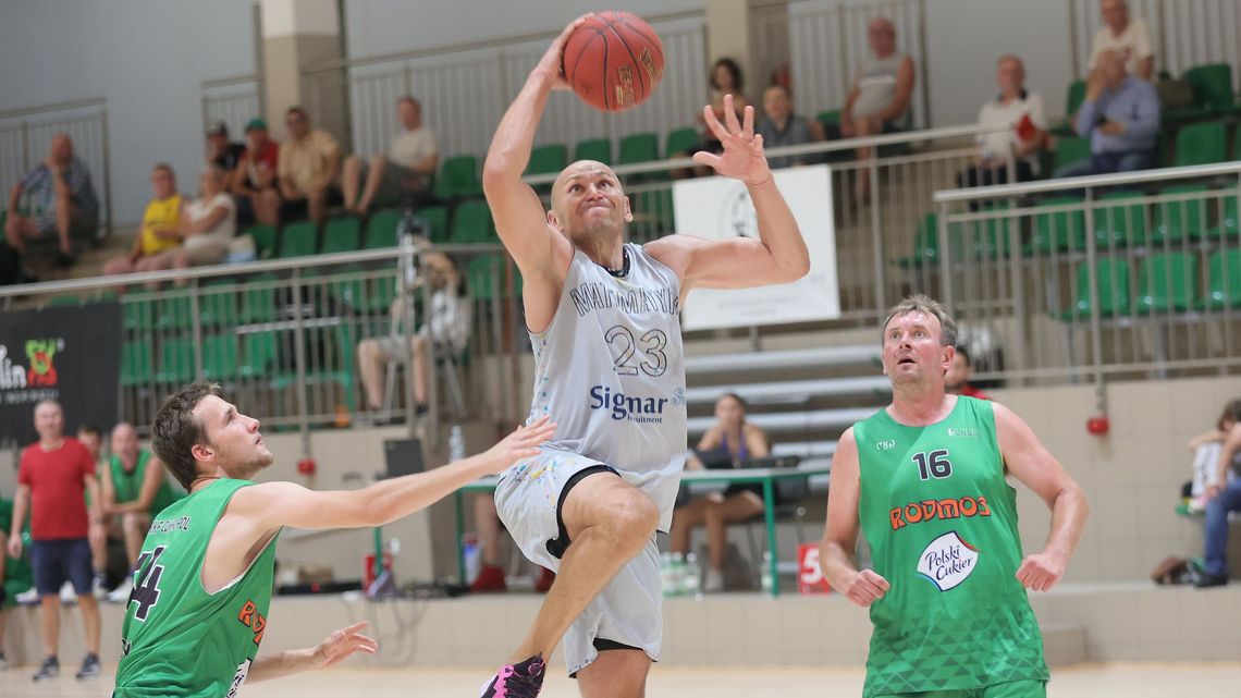 Tomasz Celej wciąż błyszczy w rozgrywkach LNBA