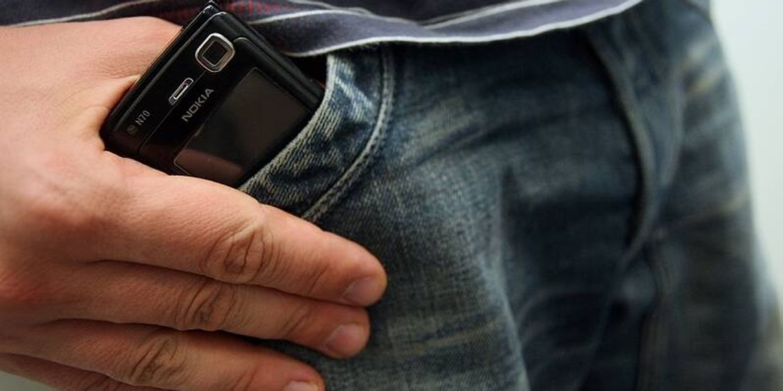 Tomaszów Lub.: Rumun handlował podrobionymi komórkami