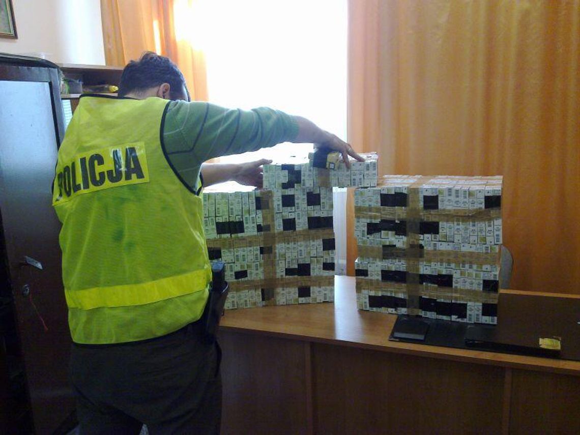Tomaszów Lubelski: 34-latka miała ponad 1000 paczek nielegalnych papierosów
