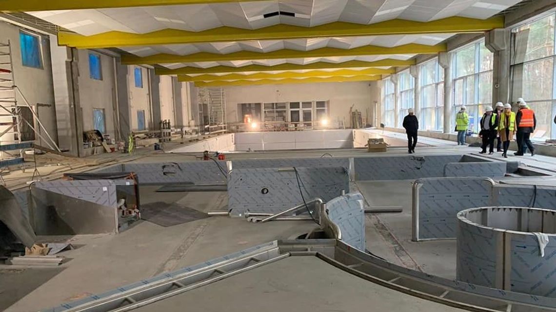 Tomaszów Lubelski: Basen już wygląda jak basen [zdjęcia]