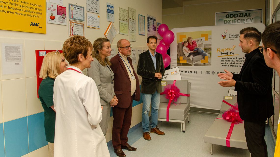 Tomaszów Lubelski. Prezent od McDonald's dla szpitala. Mama i tata mają na czym spać