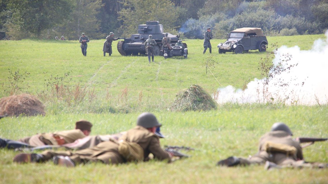 Tomaszów Lubelski: Rekonstrukcja bitwy z 1939 roku [zdjęcia]