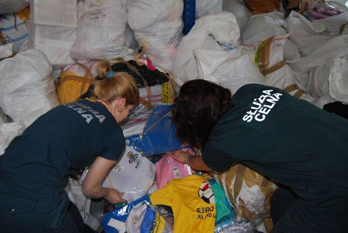 Tomaszów Lubelski: Zatrzymali podróbki z EURO 2012 