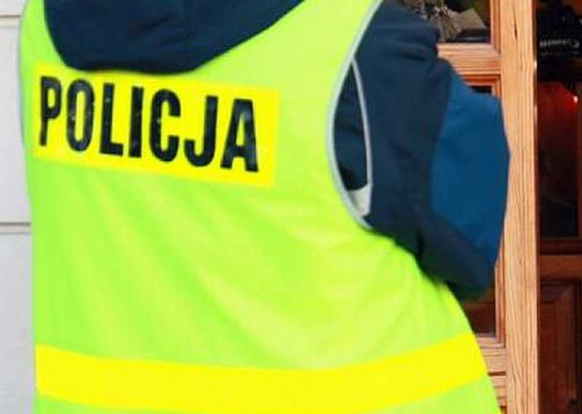 Tomaszówka. Martwy noworodek znaleziony w wiadrze. Matka i babka aresztowane Tomaszówka. Martwy noworodek znaleziony w wiadrze. Matka i babka aresztowane