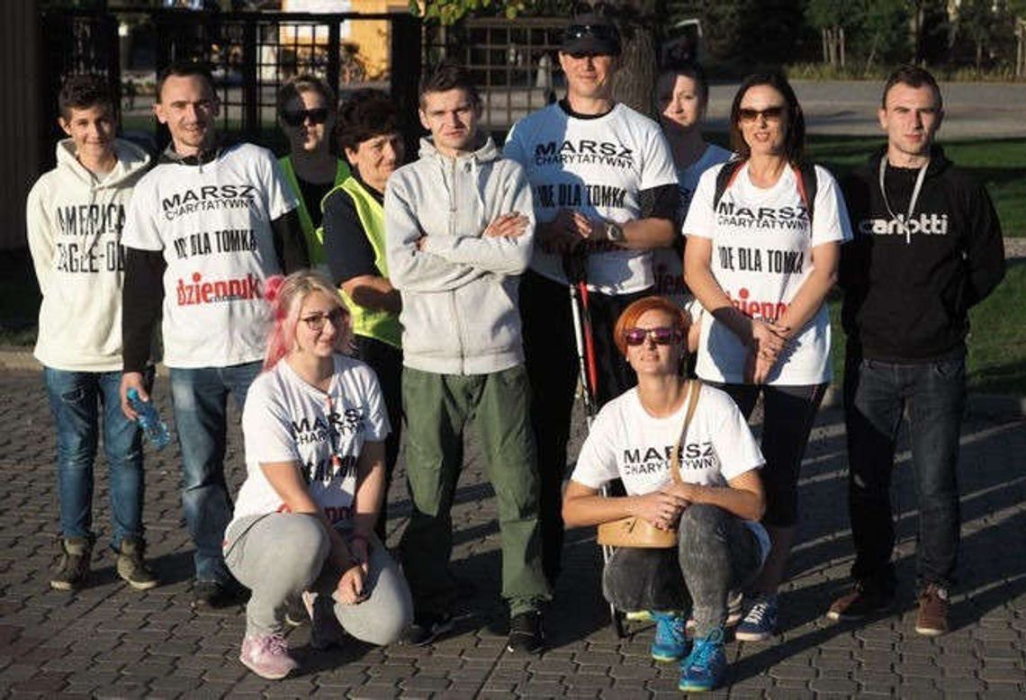 Tomek czeka na przeszczep płuc. Marsz charytatywny z Kazimierza do Niedrzwicy (wideo)