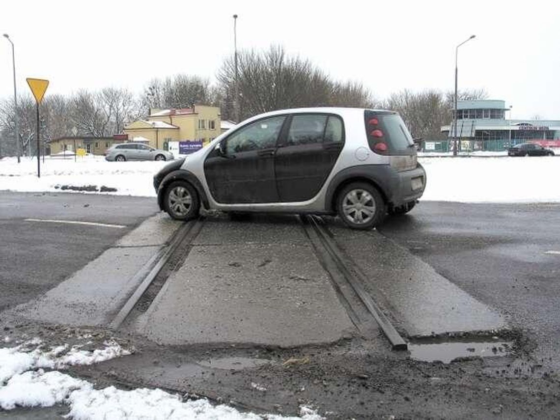 Tory blokują remont drogi. Władze miasta rozmawiają z PKP