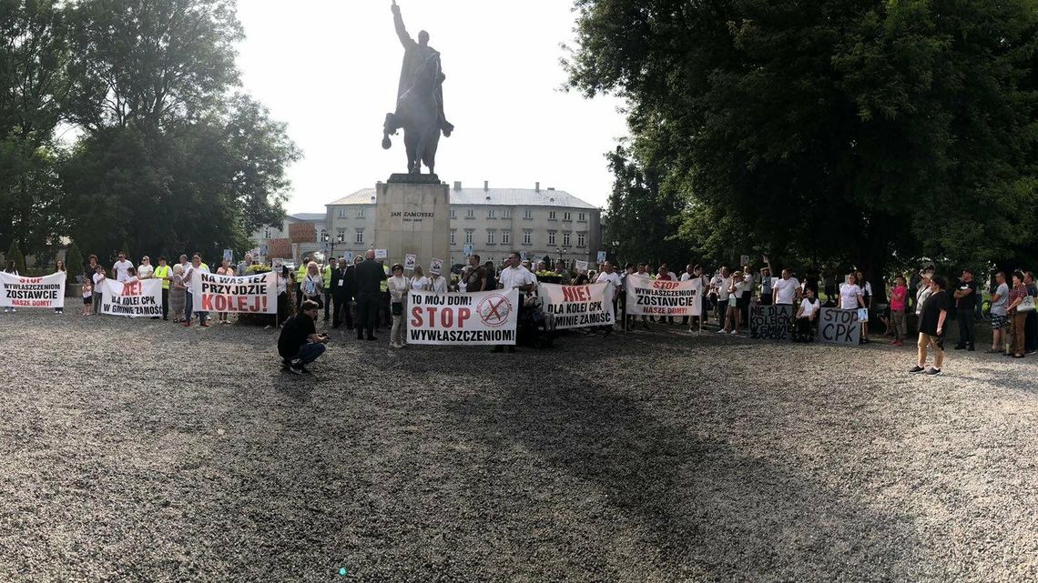 Tory do megalotniska zniszczą ich domy. Gniew okażą teraz na wielkim proteście w Warszawie