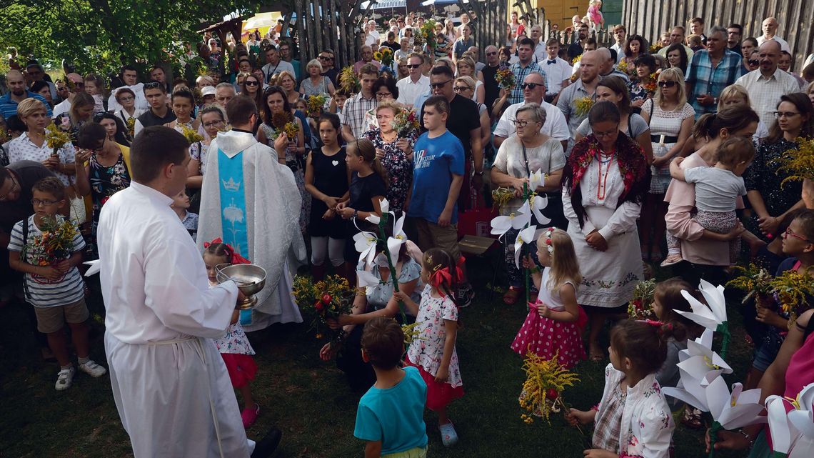 Tradycyjny odpust jak kiedyś. Tak było dziś w skansenie [zdjęcia]