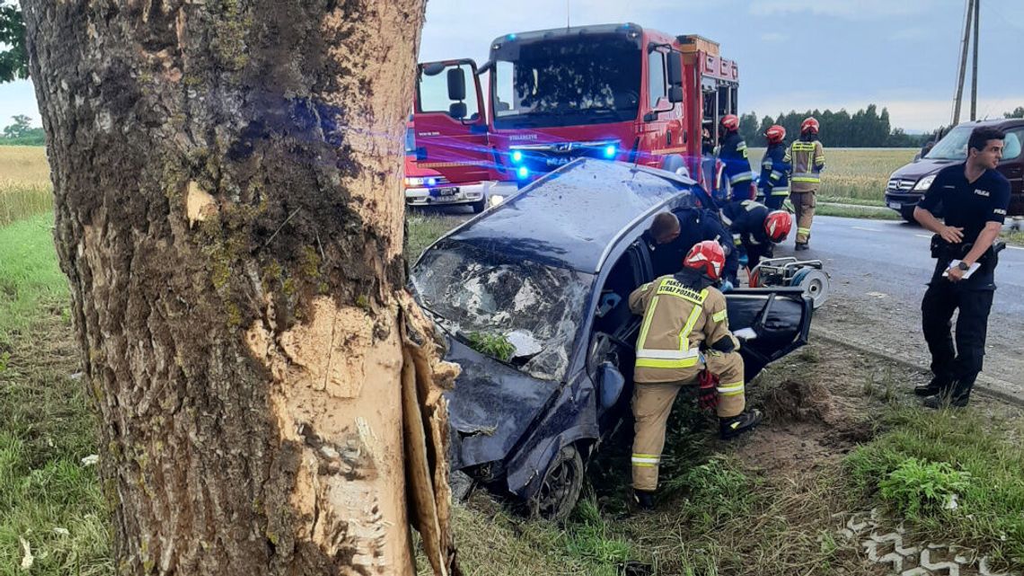 Tragedia na drodze. Kierowca opla zginął na miejscu wypadku Tragedia na drodze. Kierowca opla zginął na miejscu wypadku
