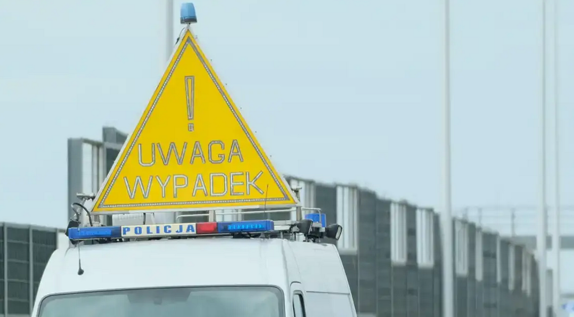 Tragedia na S17. Mężczyzna spadł z wiaduktu i zginął pod kołami aut