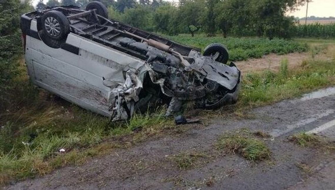 Tragedia na trasie Łęczna – Lublin. Nie żyje kierowca dostawczego renault