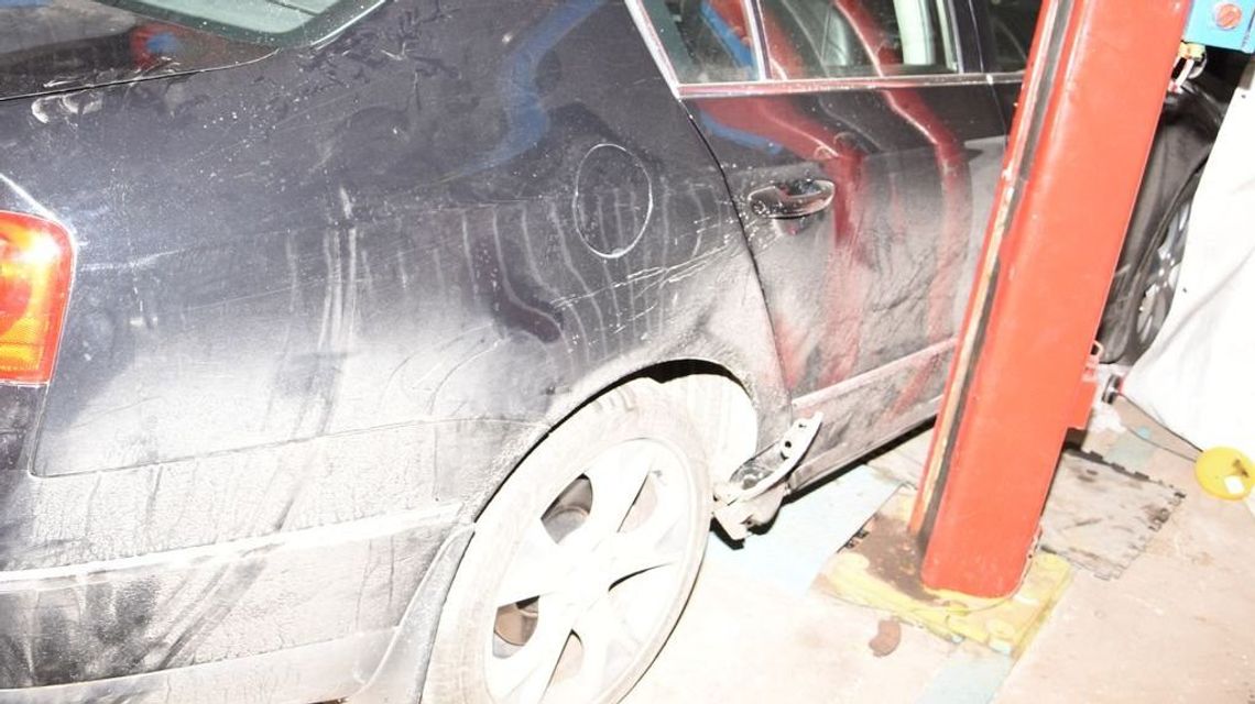 Tragedia podczas naprawy VW. Auto przygniotło mężczyznę Tragedia podczas naprawy VW. Auto przygniotło mężczyznę