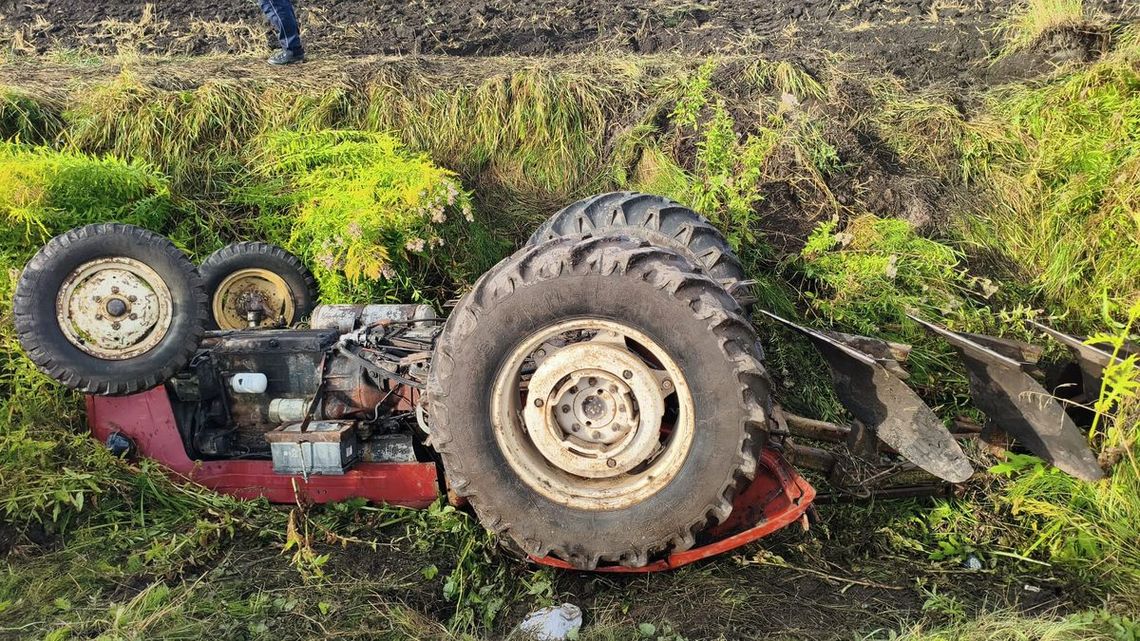 Tragedia podczas nocnych prac polowych. 24-latek zginął przygnieciony przez ciągnik Tragedia podczas nocnych prac polowych. 24-latek zginął przygnieciony przez ciągnik