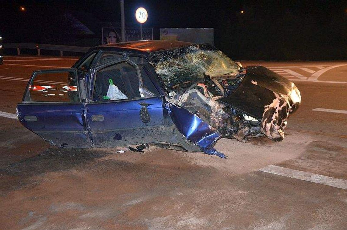 Tragedia w drodze na studniówkę. Minuta ciszy na balu Tragedia w drodze na studniówkę. Minuta ciszy na balu